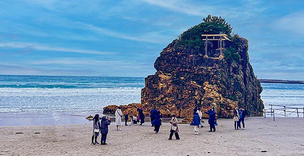 稲佐の浜・弁天島前